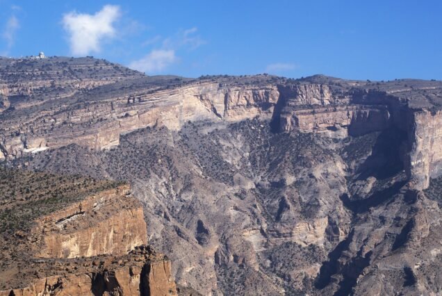 Jebel Shams Hiking Expedition